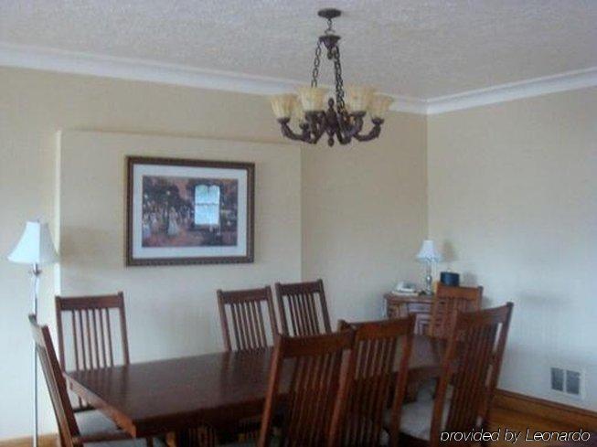 Stonehouse And Restaurant Motel 3*