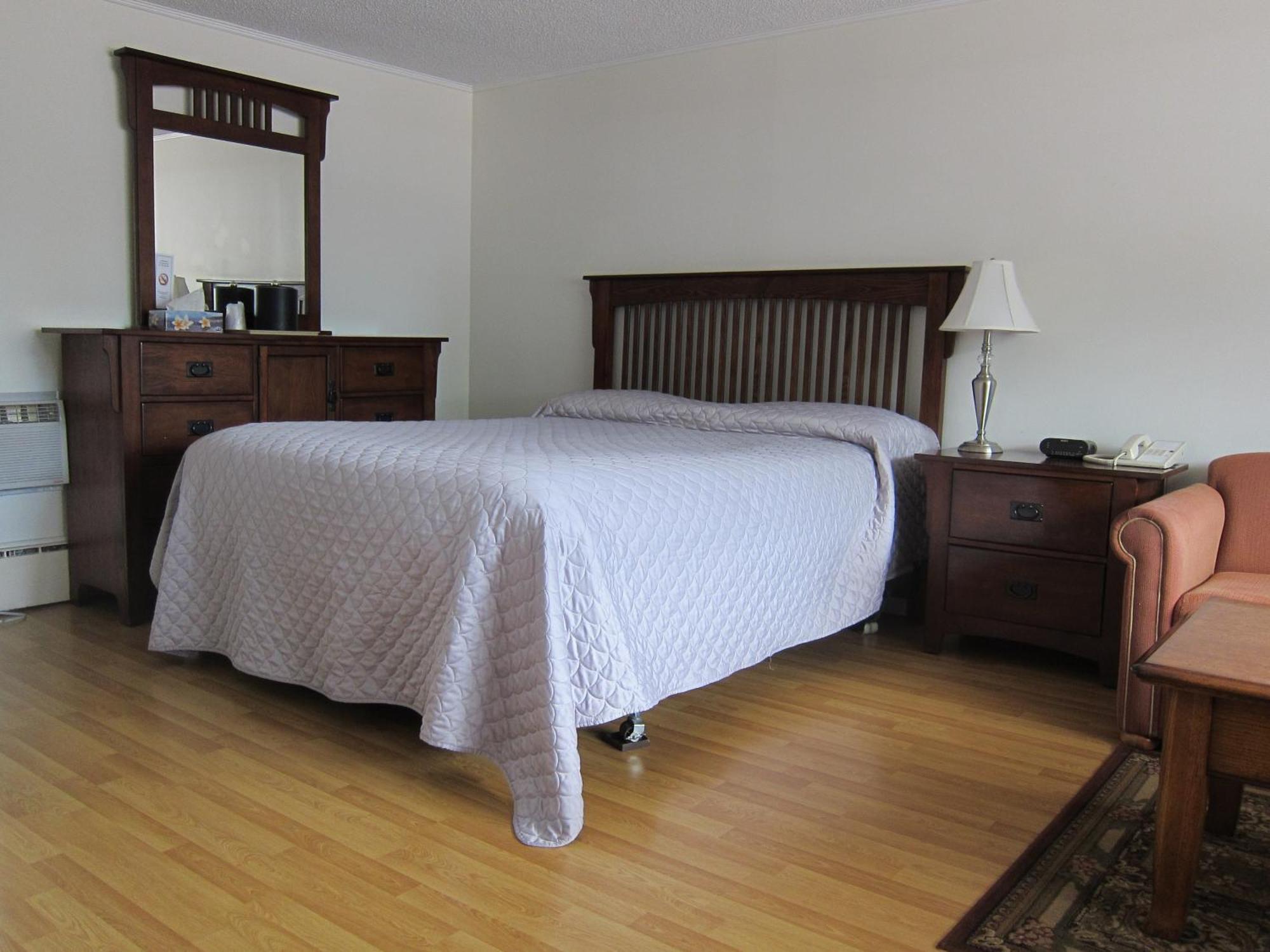 Stonehouse And Restaurant 3*